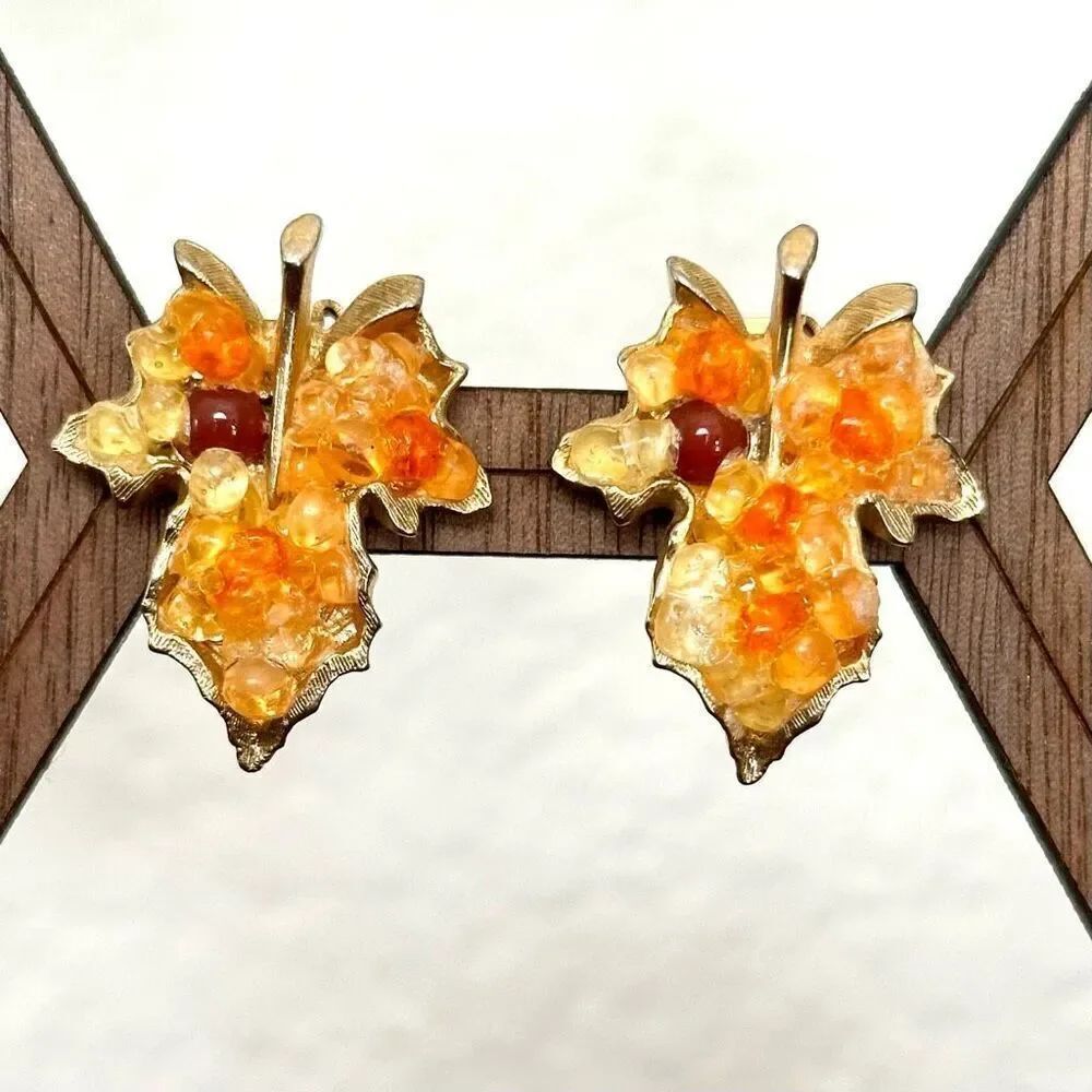 Gold tone leaf orange  vintage beaded clip on earrings